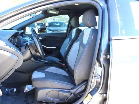 Used 2018 Ford Focus ST image 16