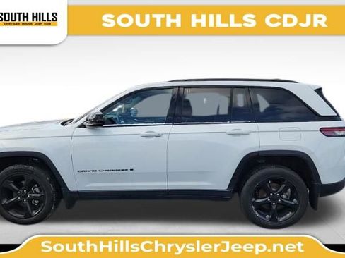 Used 2023 Jeep Grand Cherokee Altitude image 1