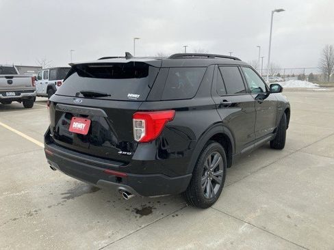 Used 2023 Ford Explorer XLT w/ Equipment Group 202A image 8