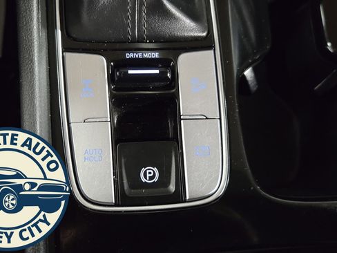 Used 2022 Hyundai Santa Cruz SEL image 16