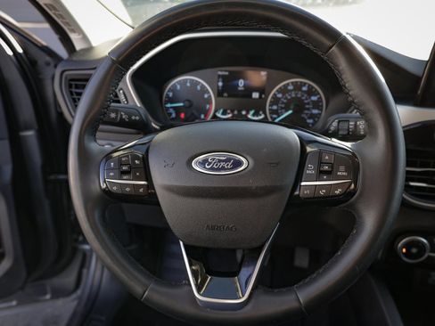 Used 2022 Ford Escape SE w/ Cold Weather Package image 12
