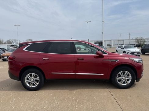 Used 2018 Buick Enclave Premium image 2