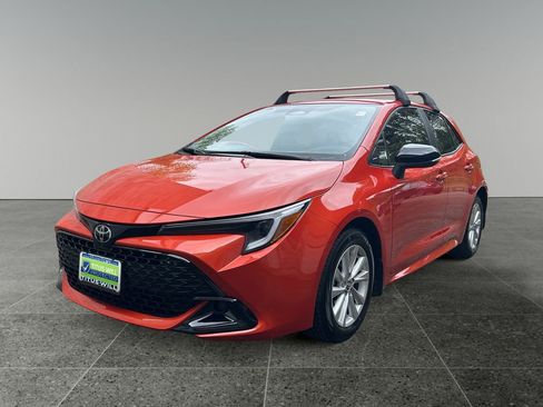 Used 2026 Toyota Corolla SE FWD image 3