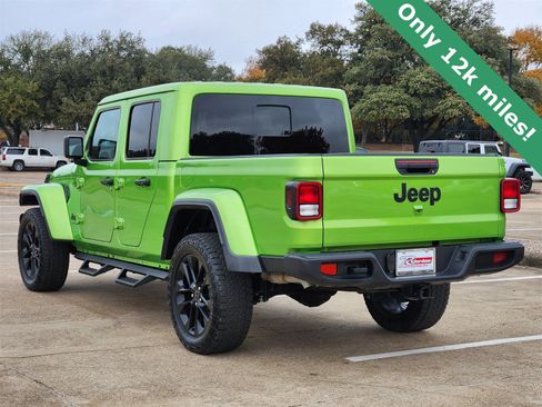 Used 2025 Jeep Gladiator Sport image 4