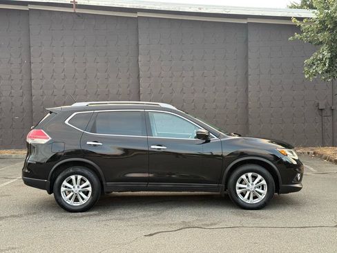 Used 2015 Nissan Rogue SV w/ SV Premium Package AWD/4WD image 4