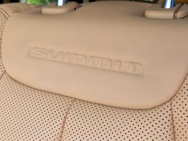 Used 2025 Jeep Grand Cherokee L Summit AWD/4WD image 24