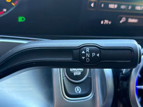 Used 2021 Mercedes-Benz GLB 250 250 image 27