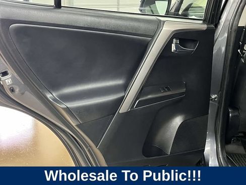 Used 2016 Toyota RAV4 XLE w/ Convenience Package AWD/4WD image 17