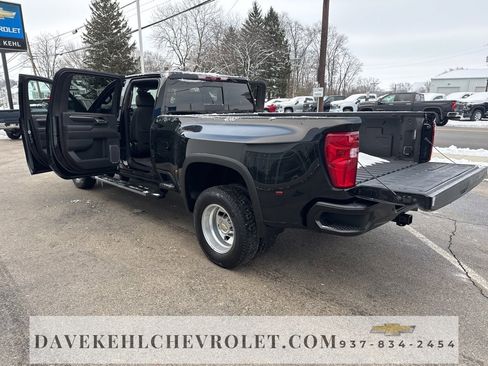 Used 2024 Chevrolet Silverado 3500 High Country w/ Technology Package image 34