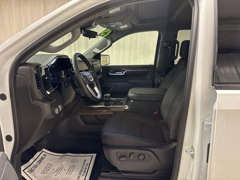 Used 2025 GMC Sierra 1500 Elevation image 14