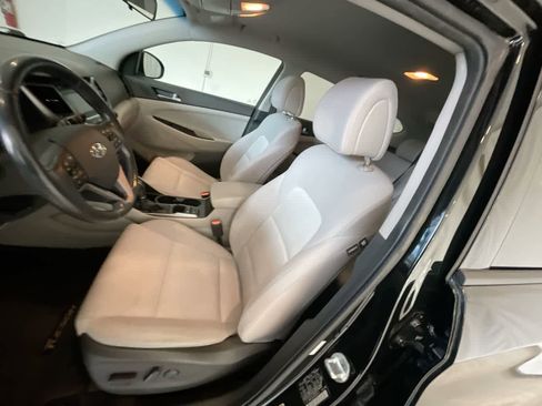 Used 2017 Hyundai Tucson Sport image 11