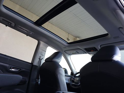 Used 2025 Toyota Grand Highlander AWD image 28