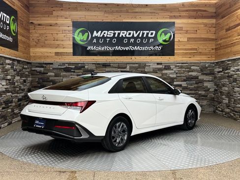 Used 2024 Hyundai Elantra SEL FWD image 11