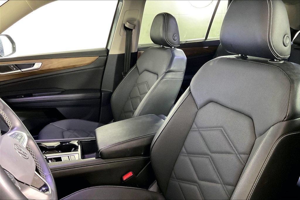 Used 2024 Volkswagen Atlas SE FWD image 24