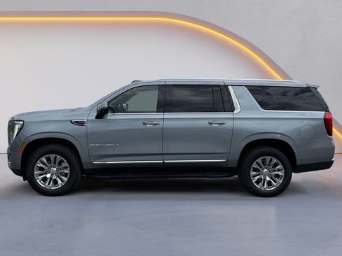 Used 2025 GMC Yukon XL Denali AWD/4WD image 6