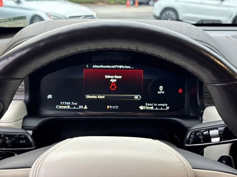 Used 2021 Lincoln Aviator Black Label w/ Class IV Trailer Tow Package image 27