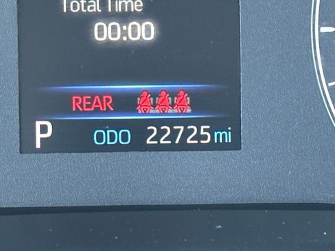 Used 2025 Toyota Corolla LE image 39