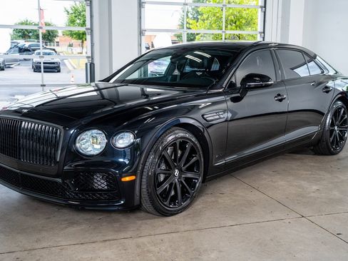 Used 2020 Bentley Flying Spur W12 image 12