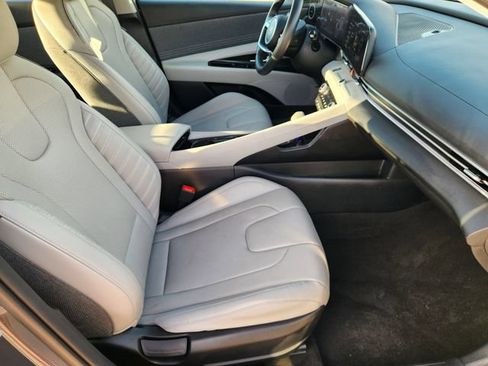 Used 2024 Hyundai Elantra Limited FWD image 14