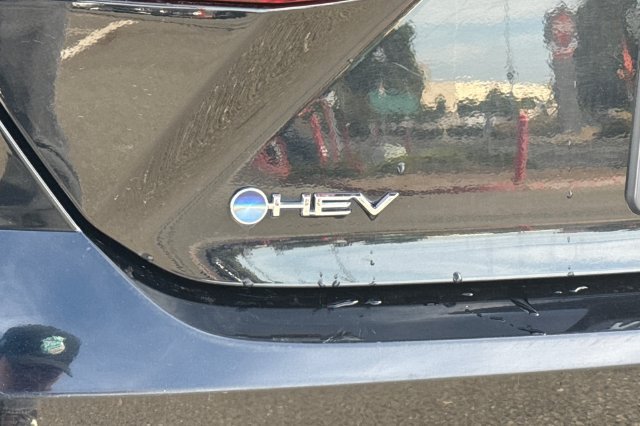 Used 2025 Toyota Camry LE FWD image 34