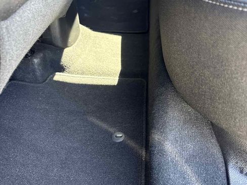 Used 2018 Kia Soul + FWD image 12