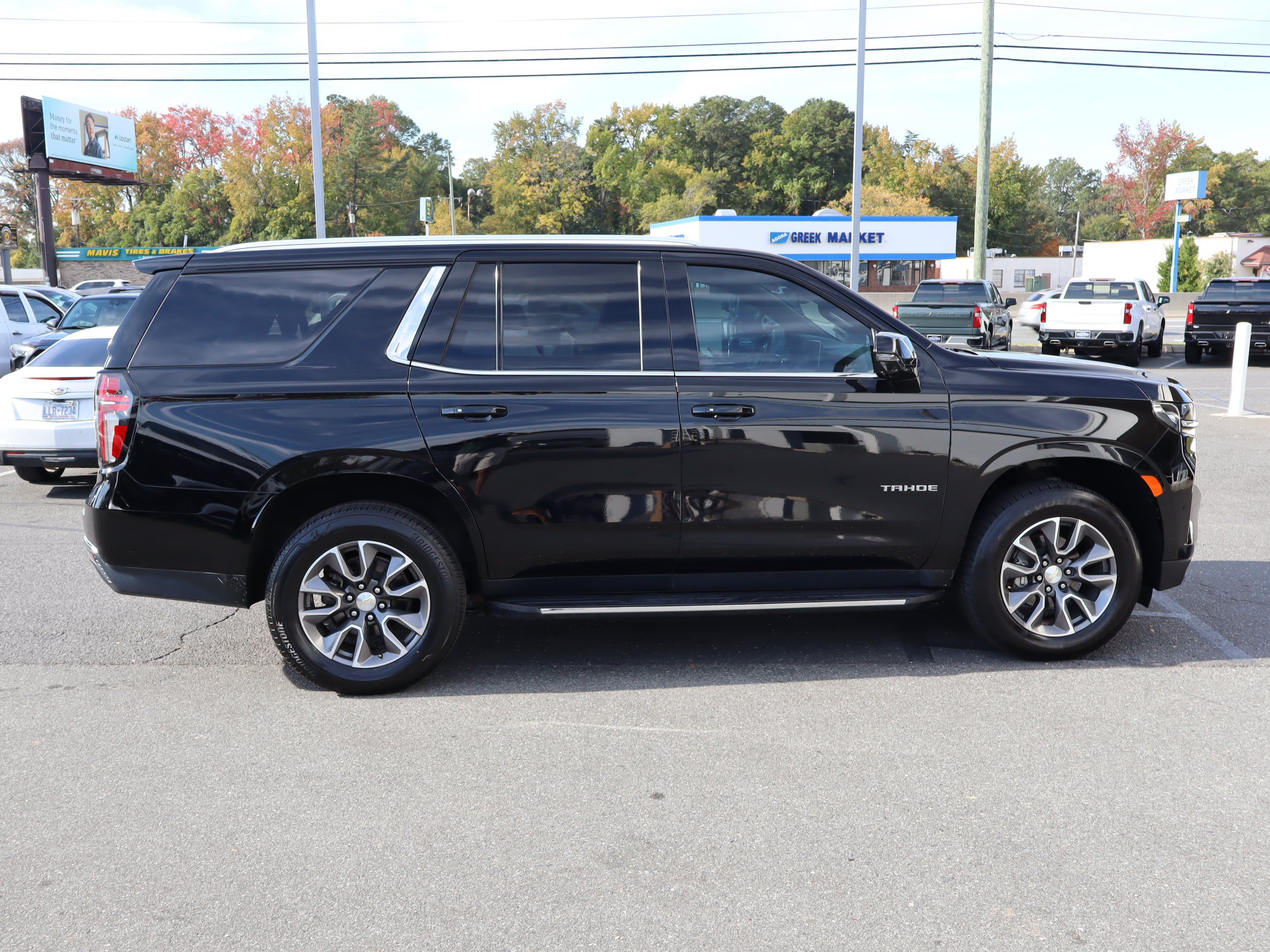 Used 2021 Chevrolet Tahoe LT w/ LT Signature Package RWD image 11