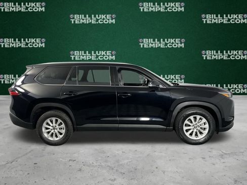 Used 2025 Toyota Grand Highlander AWD image 4