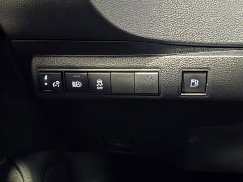 Certified 2023 Toyota Corolla SE w/ SE Package image 26