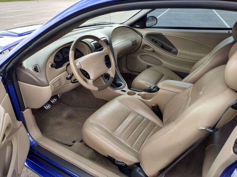 Used 2004 Ford Mustang GT RWD image 3