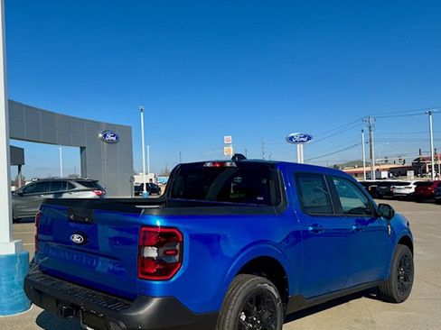 New 2026 Ford Maverick Lariat w/ Black Appearance Package image 4