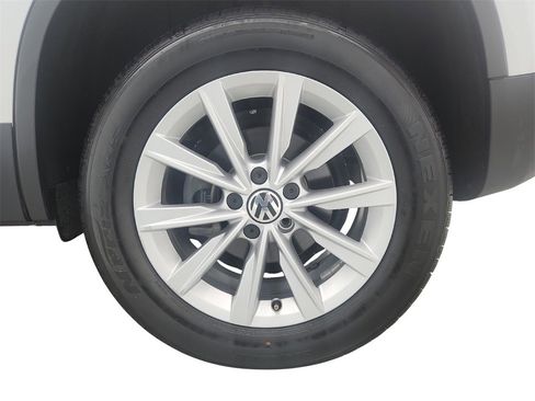 Used 2017 Volkswagen Tiguan Limited w/ Premium Package image 33