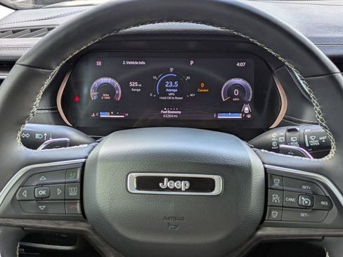 Used 2024 Jeep Grand Cherokee Limited image 28