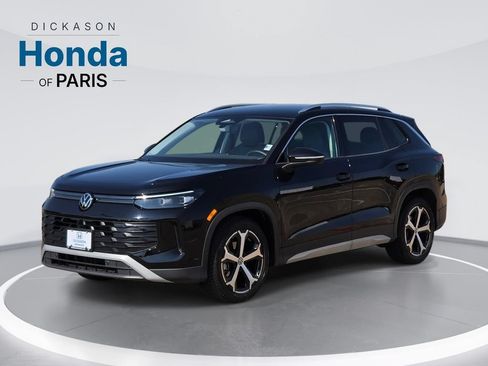 Used 2026 Volkswagen Tiguan SE FWD image 1