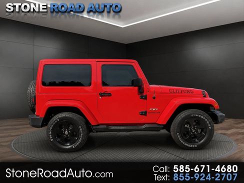 Used 2016 Jeep Wrangler Sahara w/ Connectivity Group AWD/4WD image 1
