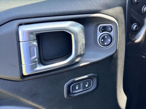 Used 2024 Jeep Gladiator Sport AWD/4WD image 20