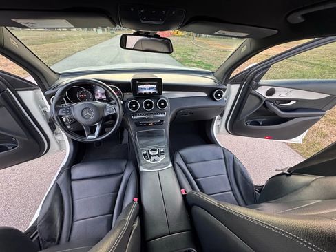 Used 2019 Mercedes-Benz GLC 300 image 9