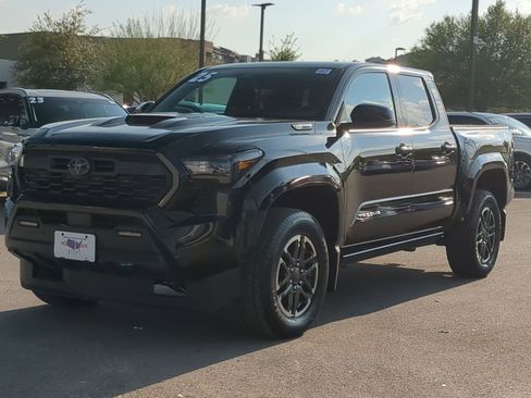 Used 2025 Toyota Tacoma TRD Sport w/ TRD Sport Upgrade Package AWD/4WD image 7