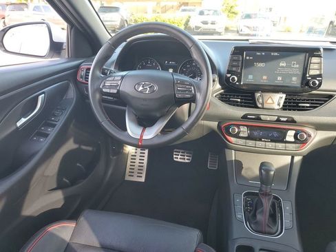 Used 2018 Hyundai Elantra GT Sport image 7