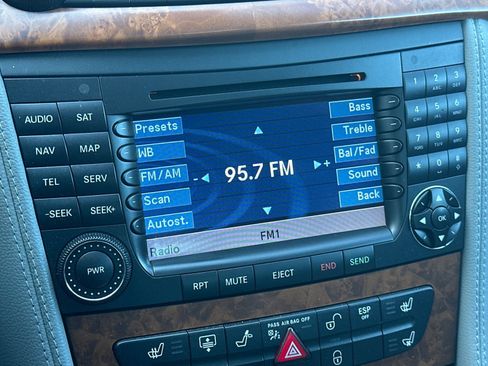 Used 2006 Mercedes-Benz CLS 500 image 17