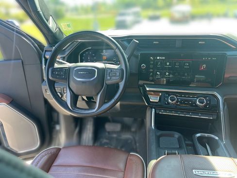 Used 2024 GMC Sierra 2500 Denali Ultimate w/ Max Trailering Package AWD/4WD image 10