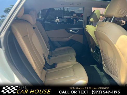 Used 2021 Audi Q8 Premium image 19