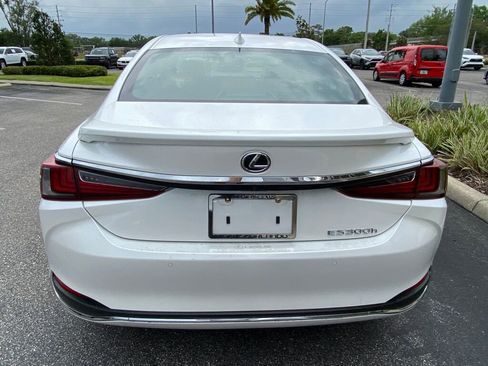 New 2025 Lexus ES 300h w/ Luxury Package image 7