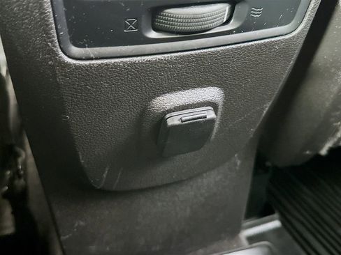 Used 2019 Ford Escape SE image 29