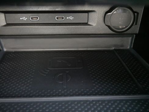 Certified 2024 Volkswagen Tiguan SE R-Line image 31