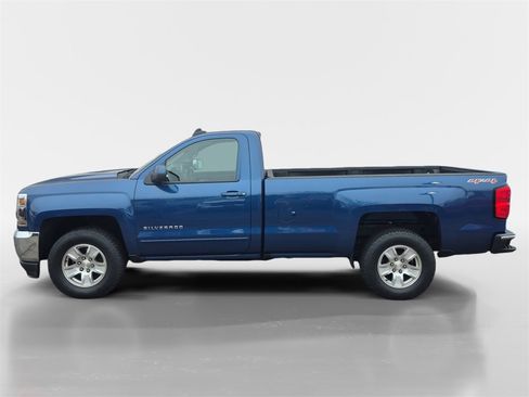 Used 2017 Chevrolet Silverado 1500 LT w/ LT Convenience Package image 7