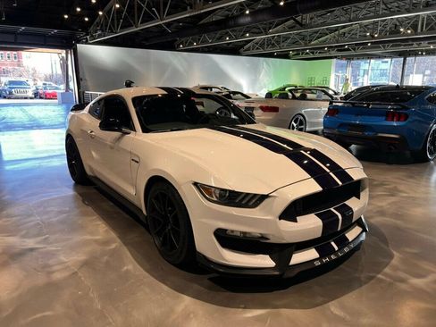 Used 2019 Ford Mustang Shelby GT350 w/ Technology Package image 7