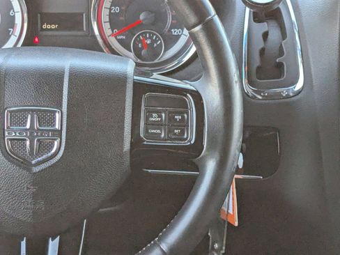 Used 2016 Dodge Grand Caravan SE FWD image 21