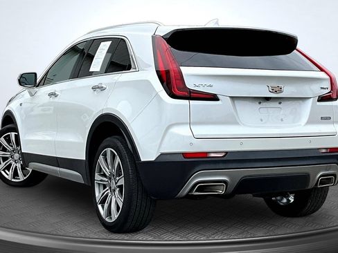 Used 2023 Cadillac XT4 Premium Luxury FWD image 3