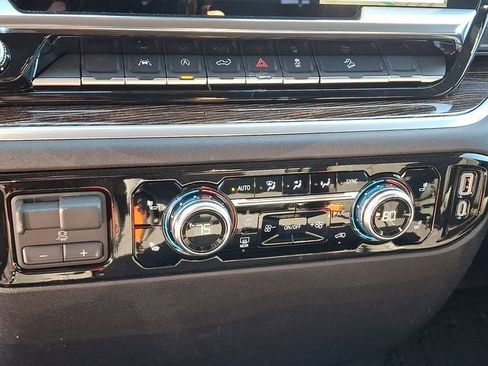 New 2026 GMC Sierra 1500 SLE image 16