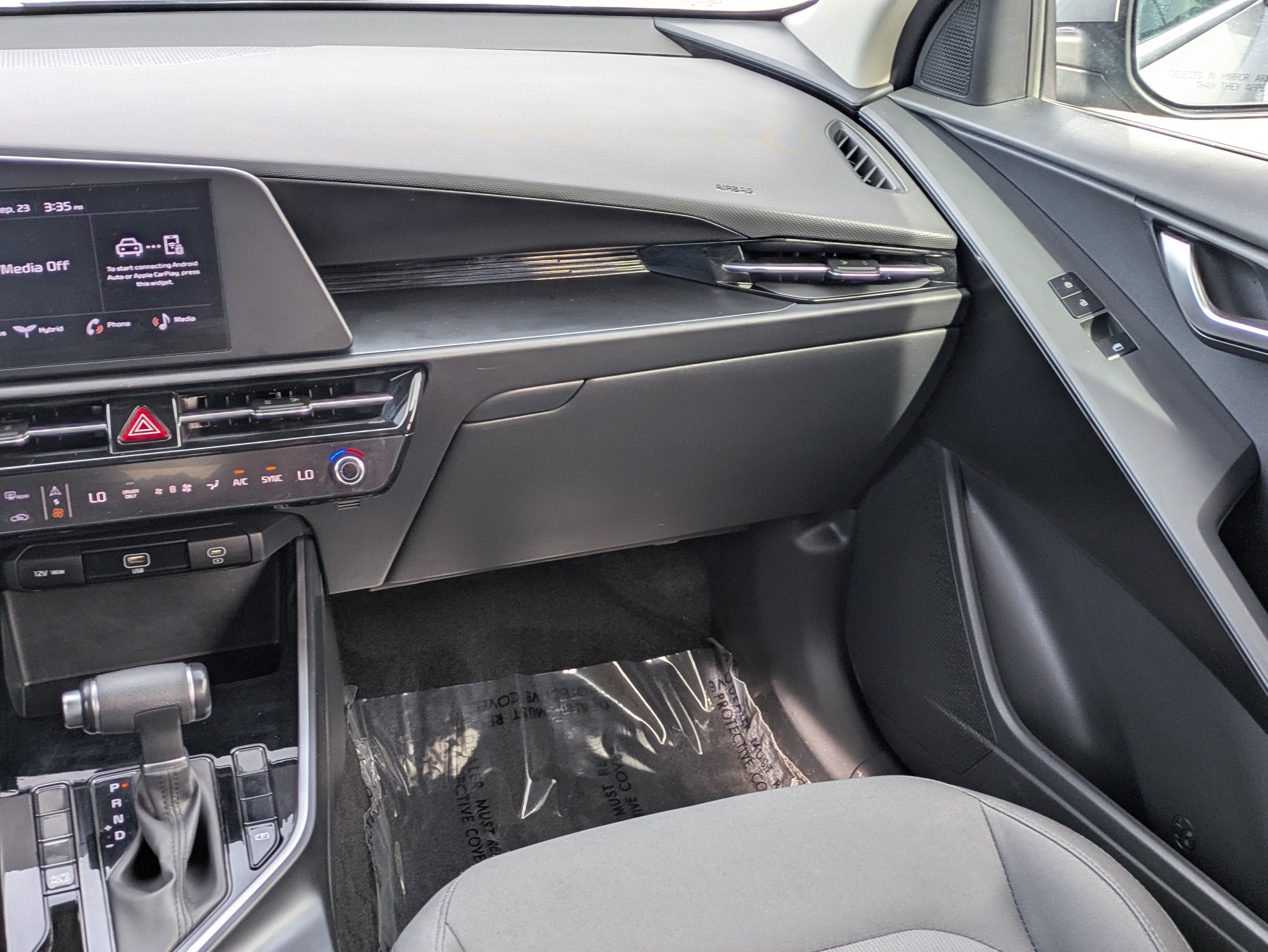 Certified 2025 Kia Niro LX FWD image 18
